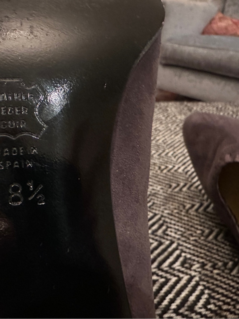 Charles Jourdan Grey Suede Pointed Pumps - Picture 5 of 5